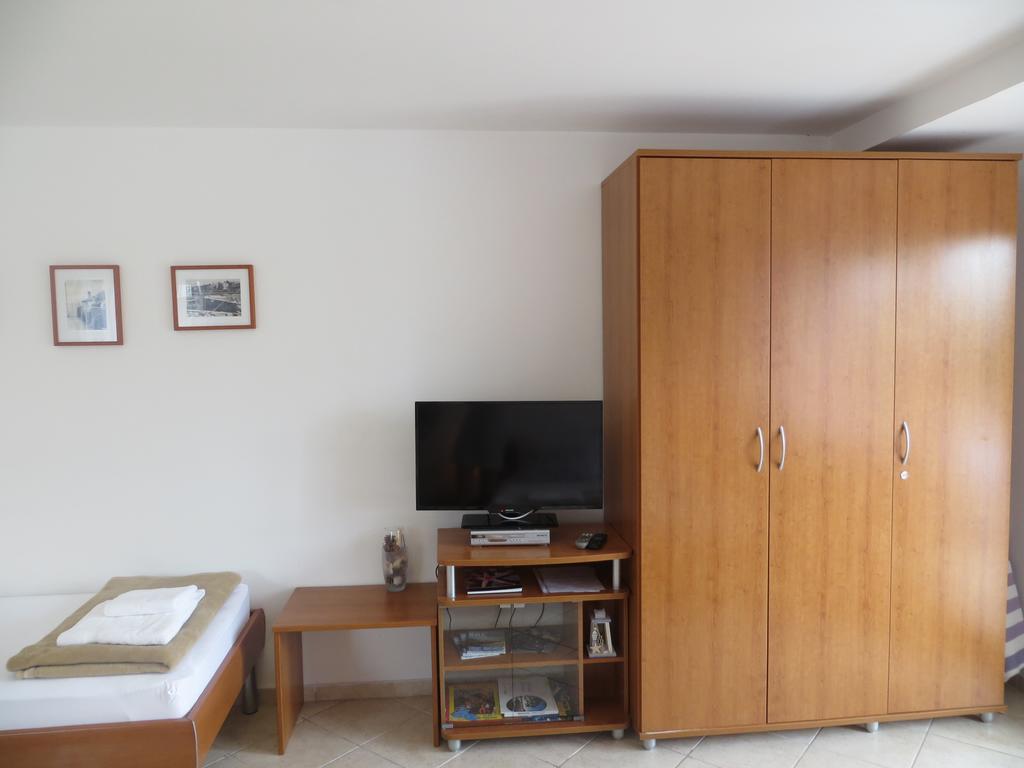 Apartment Sara Njivice Luaran gambar